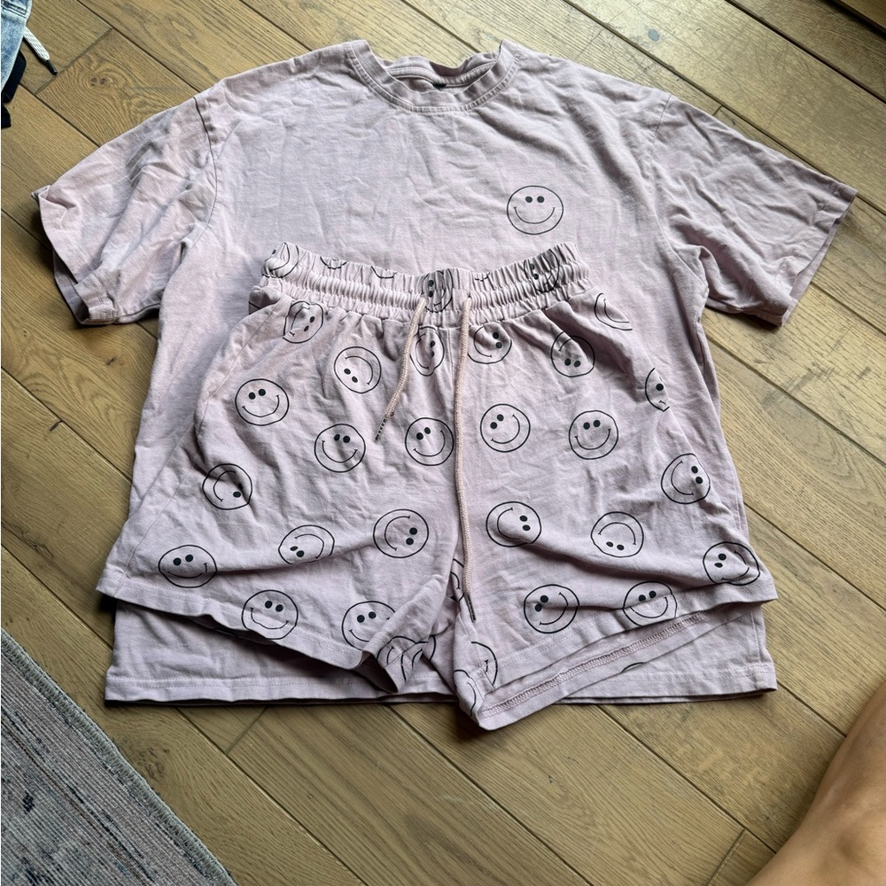 Indy & Pippa mama adult Pink Smiley Face T-Shirt and Shorts Set